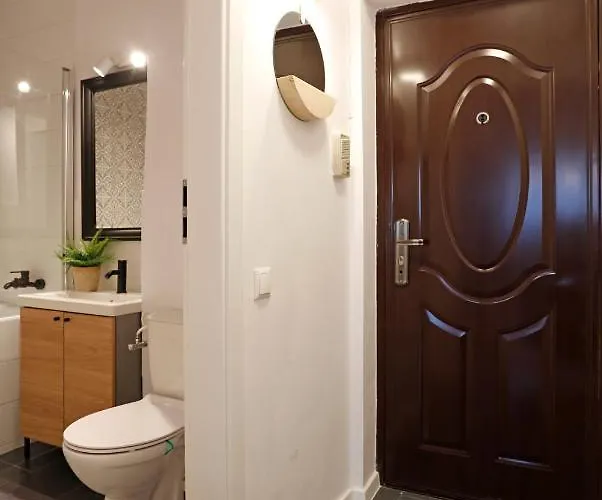 The Pearl Of Drumul Taberei + Netflix Apartment