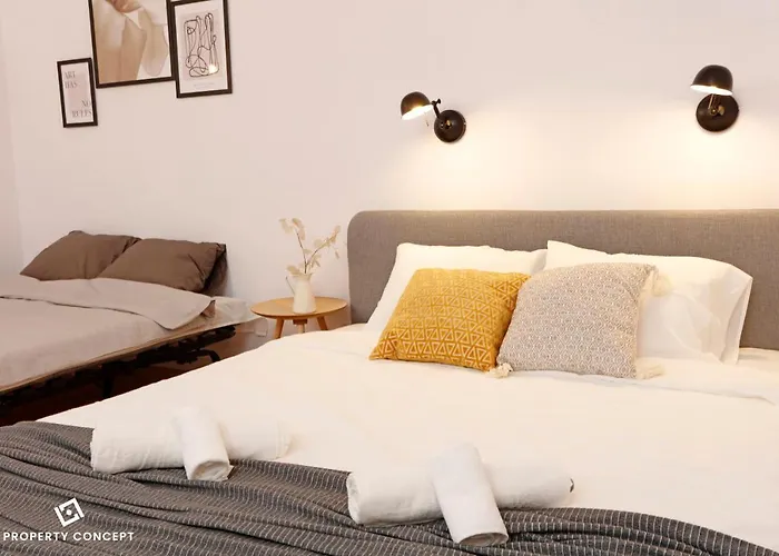 The Pearl Of Drumul Taberei + Netflix * Bucareste