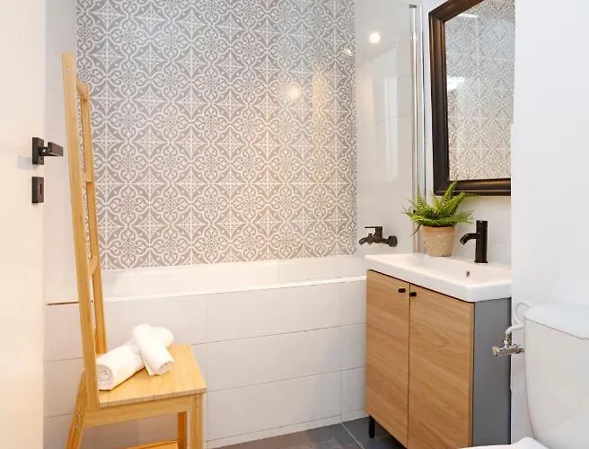 The Pearl Of Drumul Taberei + Netflix *