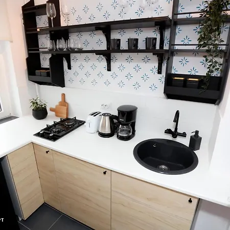 The Pearl Of Drumul Taberei + Netflix Apartman